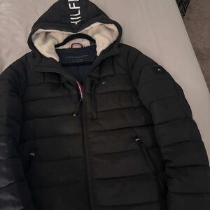 Tommy Hilfiger Men's Black Quilted Puffer Jacket with Hood and Sherpa Lining